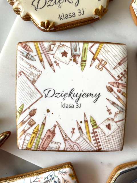 Ciastko PENCIL XL zapakowane pudełko szkolny prezent na dzień nauczyciela mamslodkieod klasy Ciastko PENCIL XL zapakowane pudełko szkolny prezent na dzień nauczyciela mamslodkieod klasy