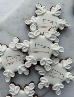 Pierniczek firmowy logo śnieżynka wzorek