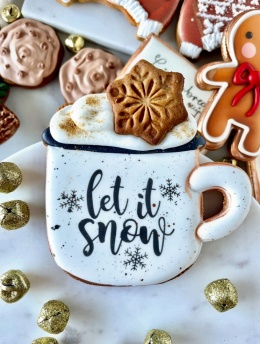 Pierniczek lukrowany kubek ze świątecznym kakao Let it snow