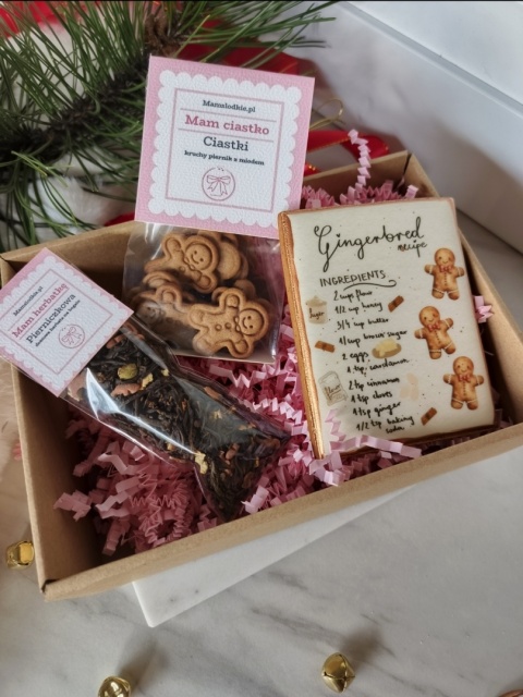 Zestaw prezentowy Pierniczek lukrowany przepis, ciastki i herbatka Zestaw prezentowy Pierniczek lukrowany przepis, ciastki i herbatka