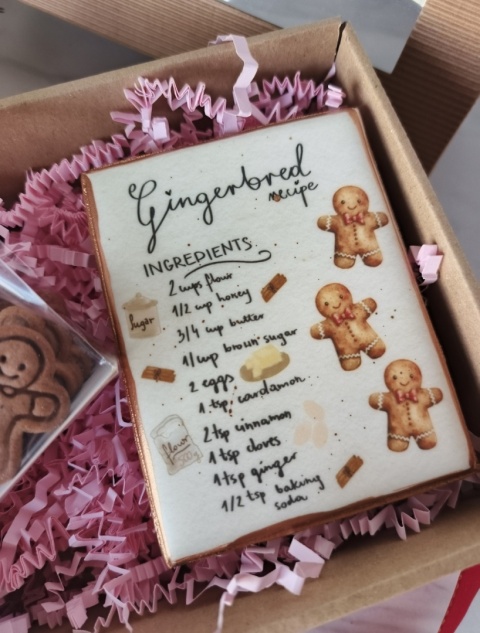 Zestaw prezentowy Pierniczek lukrowany przepis, ciastki i herbatka Zestaw prezentowy Pierniczek lukrowany przepis, ciastki i herbatka