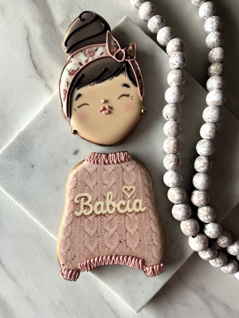 Pierniczek lukrowany zestaw Babcia w opasce ze sweterkiem imię