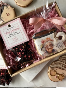 Pierniczek lukrowany zestaw herbatka kubek Najlepsza Babcia na świecie