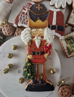 Pierniczek świąteczny dziadek do orzechów pudełko 24 cm