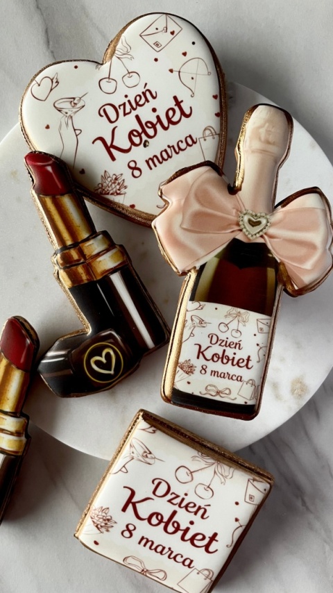 Ciastko lukrowane Dzień Kobiet napis plakietka prezent roz.XL SERCE