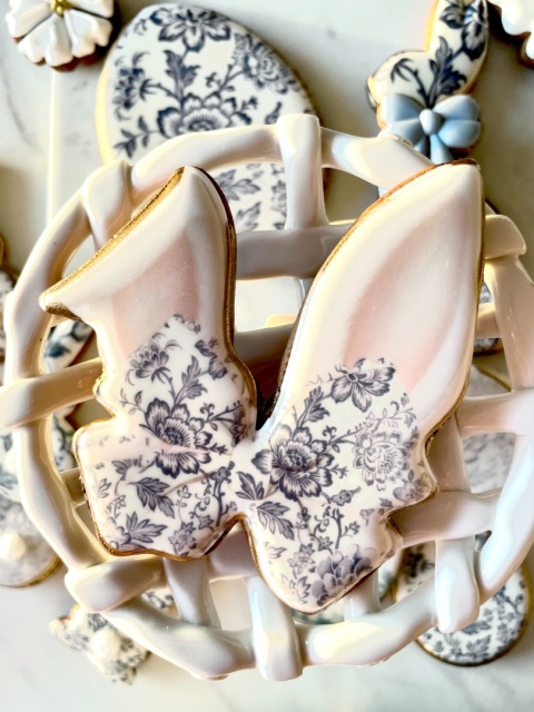 Ciastko lukrowane kolekcja chabrowa uszy z kokardą do koszyczka