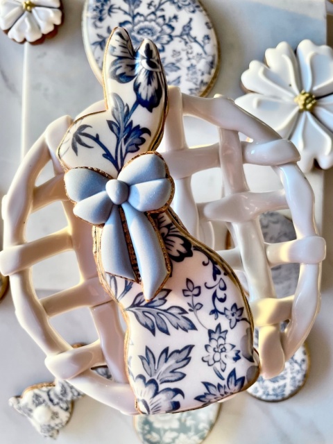 Ciastko lukrowane kolekcja chabrowa zając z kokardą 3D do koszyczka