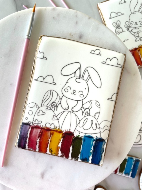 Ciastko lukrowane wielkanocna kolorowanka zając w pisankach