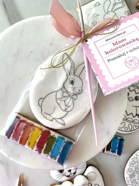 Ciastko lukrowane wielkanocna kolorowanka zestaw kurczak pisanka i paletka