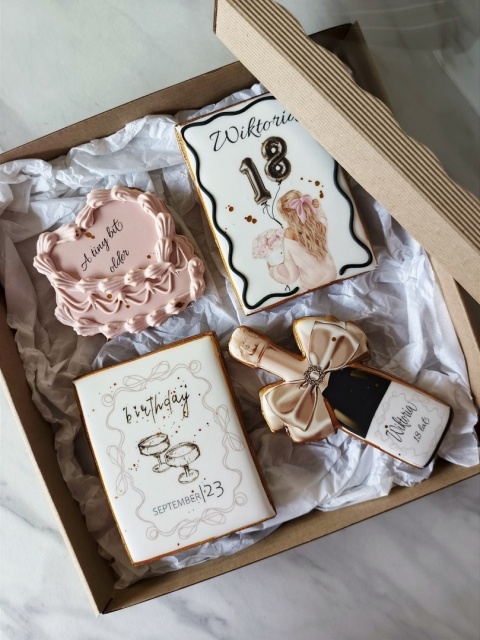 Pierniczek lukrowany zestaw ciastek urodziny kobieta dziewczyna personalizowany