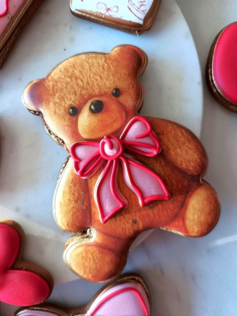 Pierniczek lukrowany miś misiek misiu z różową kokardą